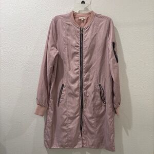 B-Sharp, long pink overcoat. Fully lined. Size Medium Zip up.